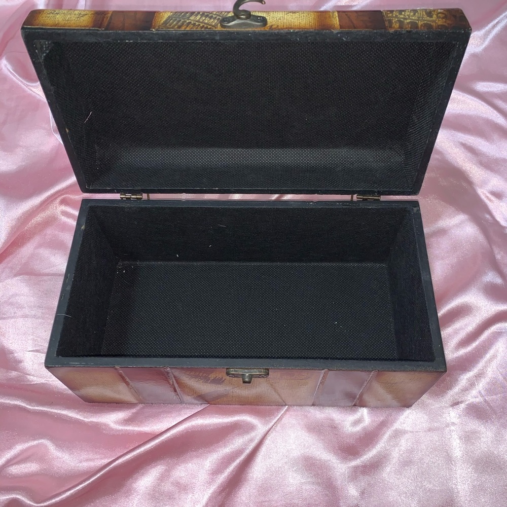 Box - Picture 3 of 3